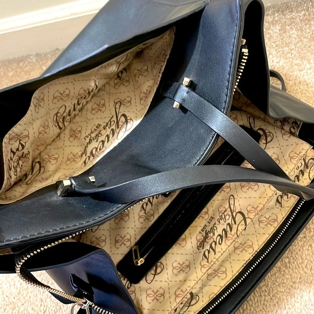 Guess Women’s Black Shoulder Bag Double Strap Medium Size